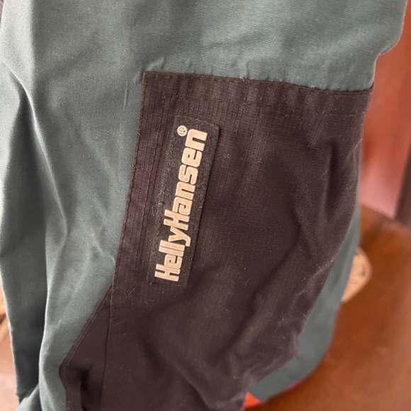 HELLY HANSEN TECHNICAL JACKET SMALL ADULT/ LARGE CHILD WATERPROOF - Picture 3 of 6